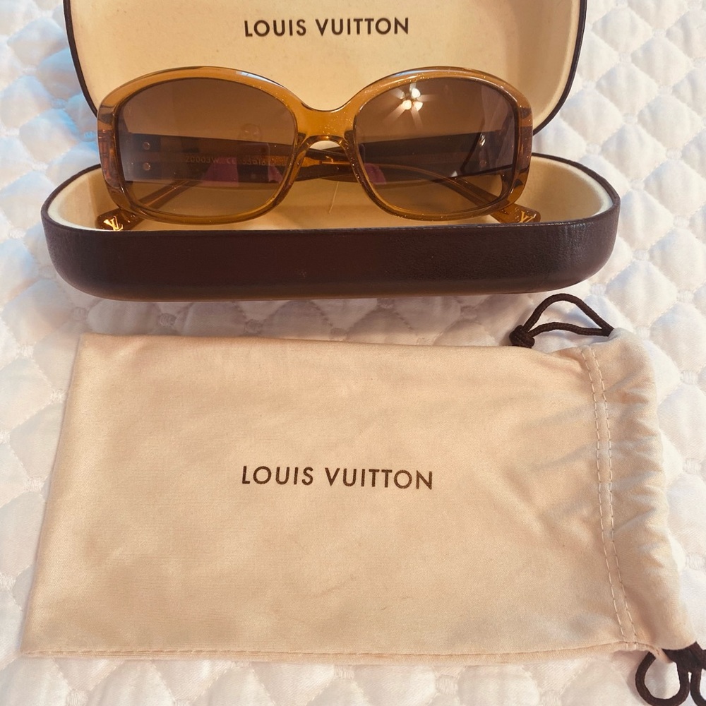 AUTHENTIC Louis Vuitton sunglasses